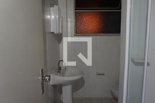 Banheiro de apartamento para alugar com 1 quarto, 41m² em Vila Lageado, São Paulo