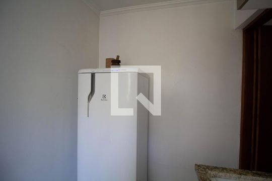 Cozinha 2 de casa à venda com 5 quartos, 169m² em Conjunto Residencial José Bonifácio, São Paulo