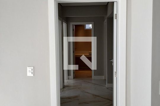 Corredor de apartamento à venda com 3 quartos, 160m² em Paraíso, São Paulo