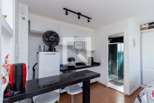 Cozinha de kitnet/studio para alugar com 1 quarto, 37m² em Brás, São Paulo