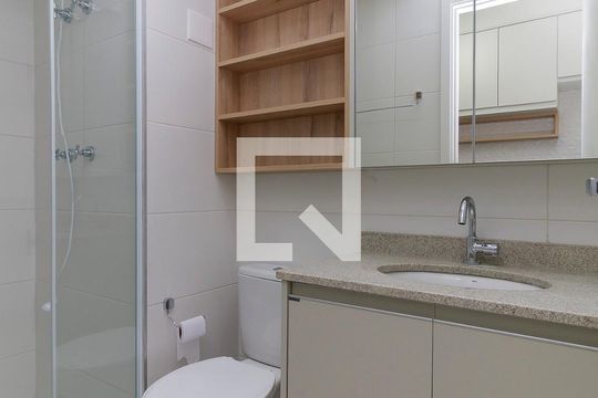 Banheiro de kitnet/studio para alugar com 0 quarto, 24m² em Brooklin Paulista, São Paulo