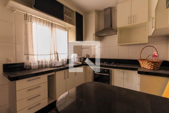 Cozinha de casa de condomínio à venda com 3 quartos, 185m² em Vila Matilde, São Paulo