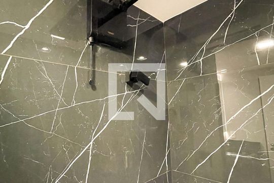 Banheiro de apartamento à venda com 1 quarto, 32m² em Perdizes, São Paulo