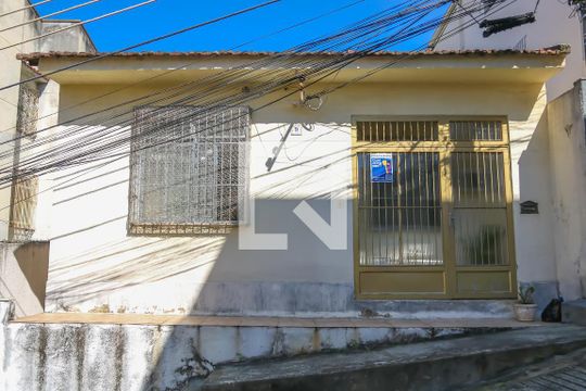 Fachada de casa à venda com 2 quartos, 100m² em Méier, Rio de Janeiro