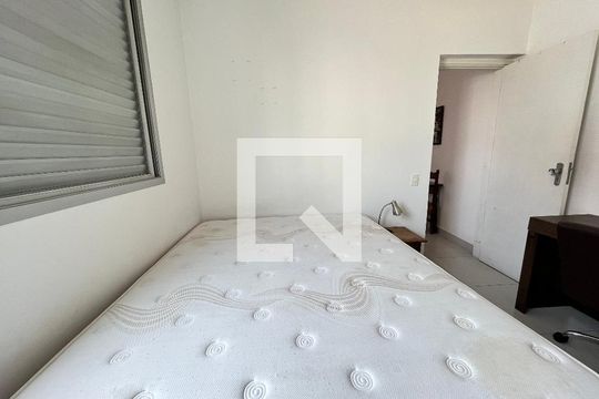 Quarto de apartamento à venda com 1 quarto, 42m² em Cambuí, Campinas