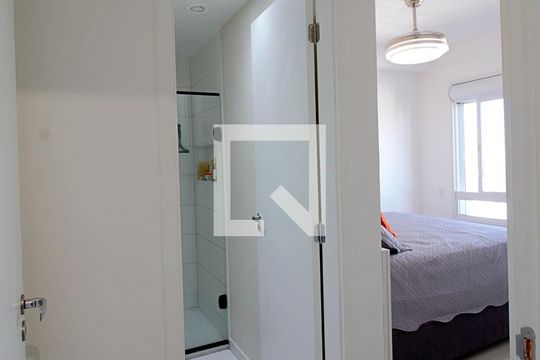 Suíte 1 de apartamento à venda com 2 quartos, 56m² em Vila Andrade, São Paulo
