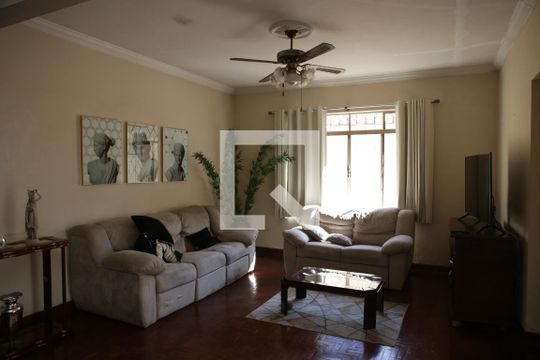 Casa à venda com 4 quartos, 290m² em Santa Paula, São Caetano do Sul