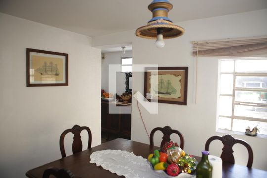 Casa à venda com 4 quartos, 290m² em Santa Paula, São Caetano do Sul
