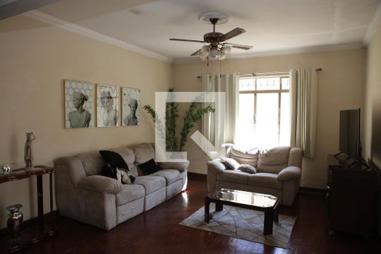Casa à venda com 4 quartos, 290m² em Santa Paula, São Caetano do Sul