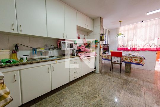 Cozinha de casa à venda com 4 quartos, 425m² em Santa Lúcia, Belo Horizonte
