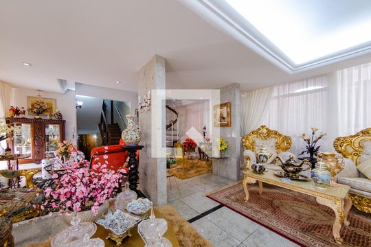 Casa à venda com 4 quartos, 425m² em Santa Lúcia, Belo Horizonte