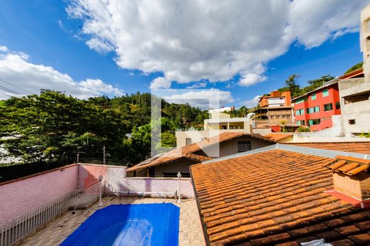 Vista de casa à venda com 4 quartos, 425m² em Santa Lúcia, Belo Horizonte