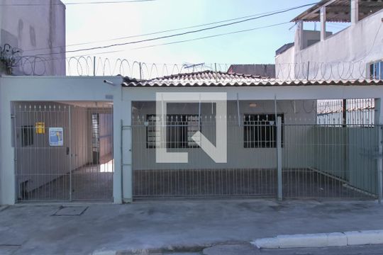 Fachada de casa para alugar com 2 quartos, 96m² em Jardim Adutora, São Paulo