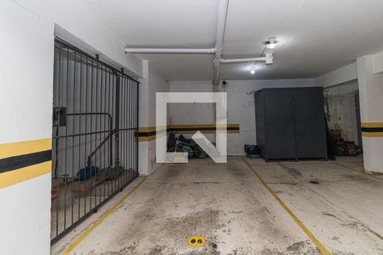 Garagem 2 de apartamento à venda com 3 quartos, 200m² em Lageado, Porto Alegre