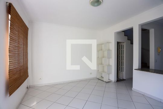 Casa de Condomínio para alugar com 2 quartos, 60m² em Jardim Barbacena, Cotia