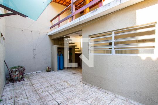 Quintal de casa à venda com 3 quartos, 167m² em Vila Homero Thon, Santo André