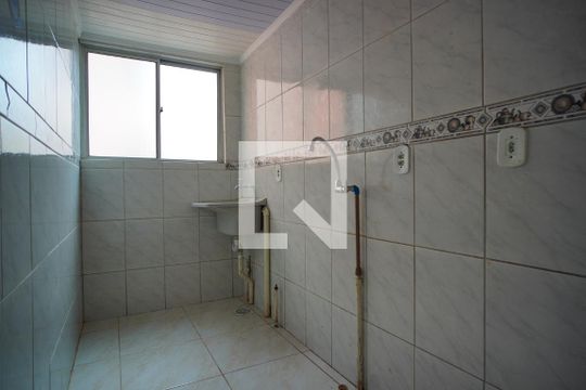 Cozinha  de apartamento à venda com 2 quartos, 39m² em Rubem Berta, Porto Alegre