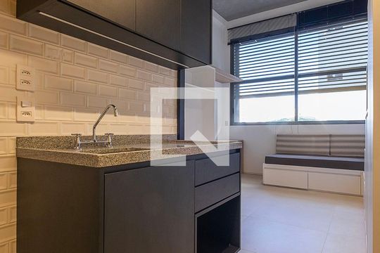 Sala/Cozinha de apartamento para alugar com 1 quarto, 30m² em Sumarezinho, São Paulo