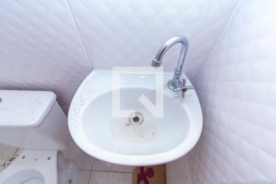 Banheiro de apartamento à venda com 2 quartos, 48m² em Chácara Belenzinho, São Paulo