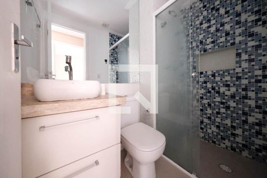 Banheiro de apartamento à venda com 2 quartos, 46m² em Jardim São Francisco (zona Leste), São Paulo