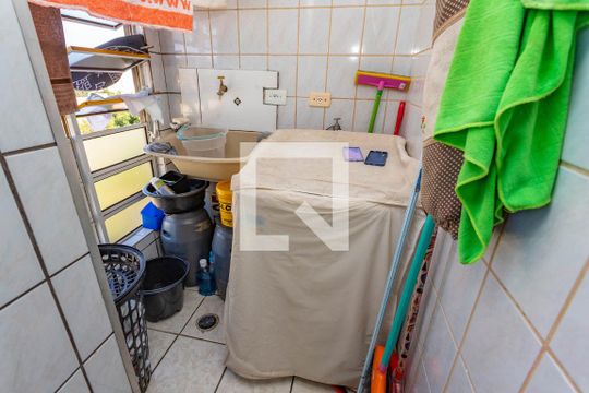 Área de serviço  de apartamento à venda com 2 quartos, 57m² em Conceição, Diadema