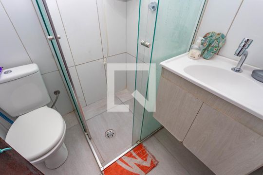 Banheiro  de apartamento à venda com 2 quartos, 57m² em Conceição, Diadema