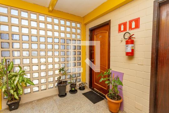 Entrada  de apartamento à venda com 2 quartos, 57m² em Conceição, Diadema