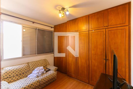 Quarto 5 de casa para alugar com 6 quartos, 724m² em Morumbi, São Paulo