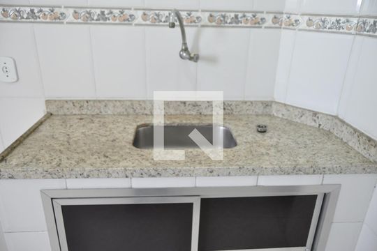 Cozinha de apartamento à venda com 2 quartos, 68m² em Sampaio, Rio de Janeiro