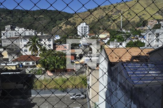 Sala janela de apartamento à venda com 2 quartos, 68m² em Sampaio, Rio de Janeiro
