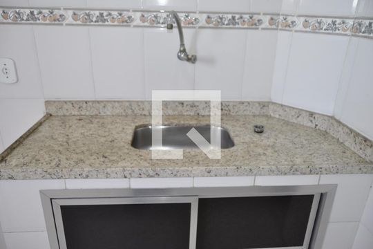 Cozinha de apartamento à venda com 2 quartos, 68m² em Sampaio, Rio de Janeiro