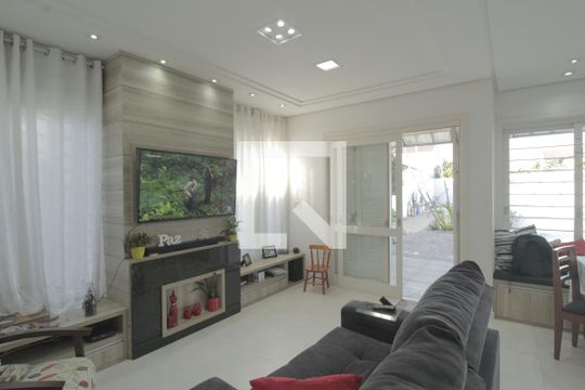 Sala de casa à venda com 3 quartos, 484m² em Niterói, Canoas