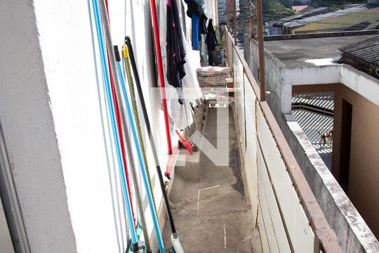 Área de Serviço de casa para alugar com 3 quartos, 253m² em Vila Yara, Osasco