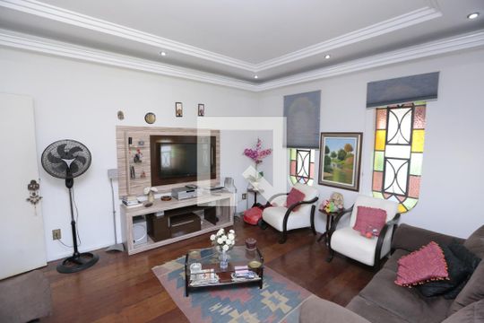 Sala de TV de casa à venda com 4 quartos, 302m² em Riacho das Pedras, Contagem