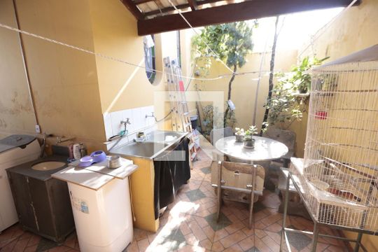 Área de Serviço de casa à venda com 4 quartos, 302m² em Riacho das Pedras, Contagem