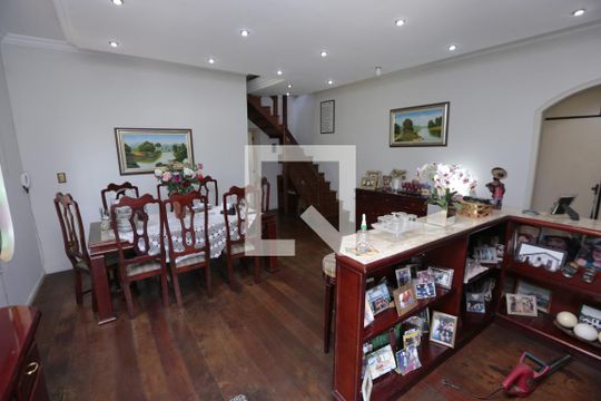 Casa à venda com 4 quartos, 302m² em Riacho das Pedras, Contagem