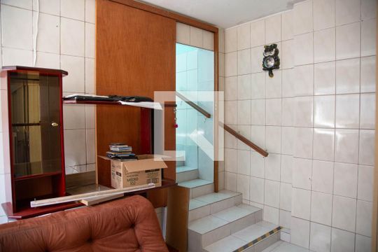 Quarto de casa para alugar com 1 quarto, 40m² em Vila Yara, Osasco