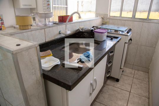 Cozinha de casa para alugar com 1 quarto, 40m² em Vila Yara, Osasco