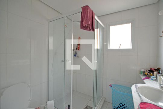Suíte-Banheiro de casa à venda com 3 quartos, 234m² em Pedra Redonda, Porto Alegre
