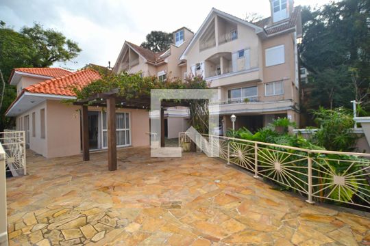 Área comum de casa à venda com 3 quartos, 234m² em Pedra Redonda, Porto Alegre