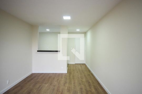 Sala de apartamento para alugar com 3 quartos, 74m² em Jardim Ampliacao, São Paulo