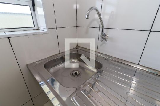 Cozinha de apartamento para alugar com 2 quartos, 32m² em Carandiru, São Paulo