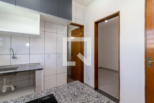 Cozinha de apartamento para alugar com 2 quartos, 32m² em Carandiru, São Paulo