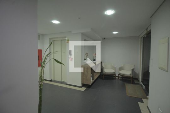 Hall de entrada de apartamento à venda com 2 quartos, 60m² em Passo D’areia, Porto Alegre