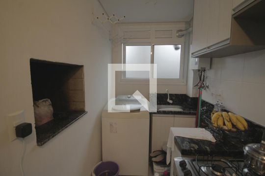 Cozinha de apartamento à venda com 2 quartos, 60m² em Passo D’areia, Porto Alegre