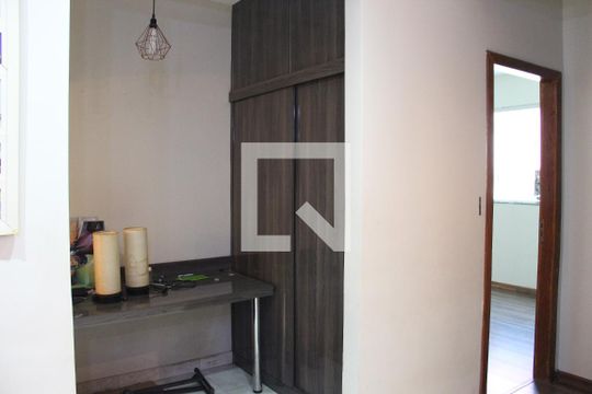 Sala de casa à venda com 2 quartos, 150m² em Santa Maria, Contagem
