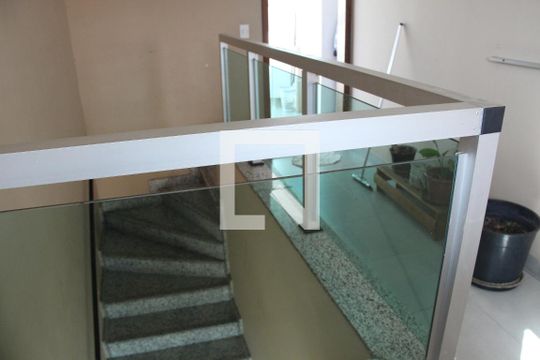 Entrada de casa à venda com 2 quartos, 150m² em Santa Maria, Contagem