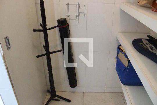 Despensa de casa à venda com 2 quartos, 150m² em Santa Maria, Contagem