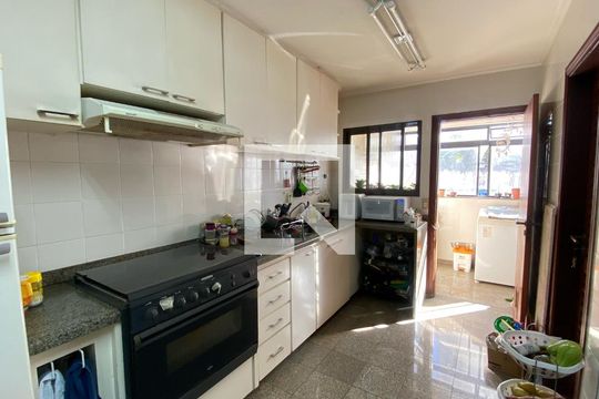 Cozinha  de apartamento à venda com 3 quartos, 198m² em Vila Regente Feijó, São Paulo