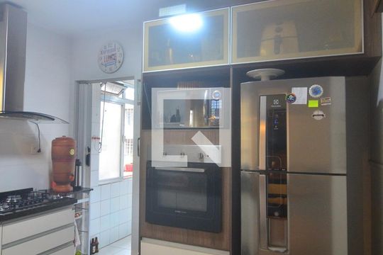 Cozinha de apartamento à venda com 2 quartos, 64m² em Centro, Canoas